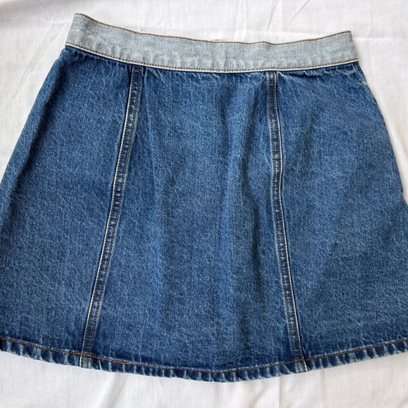 BDG snap front denim mini skirt Size 2 - Picture 2 of 4
